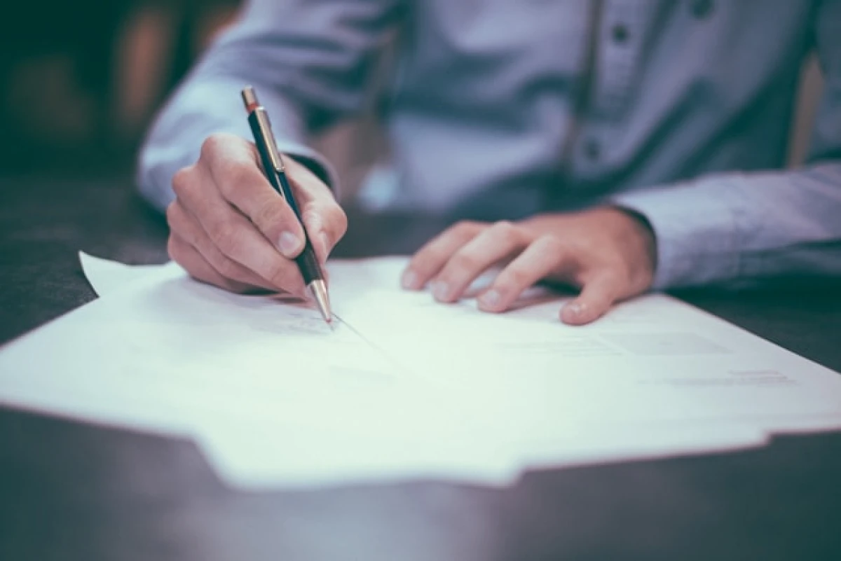 Trabalho como "autônomo" ou PJ, mas sinto que sou funcionário: como saber se tenho direito ao reconhecimento de vínculo empregatício